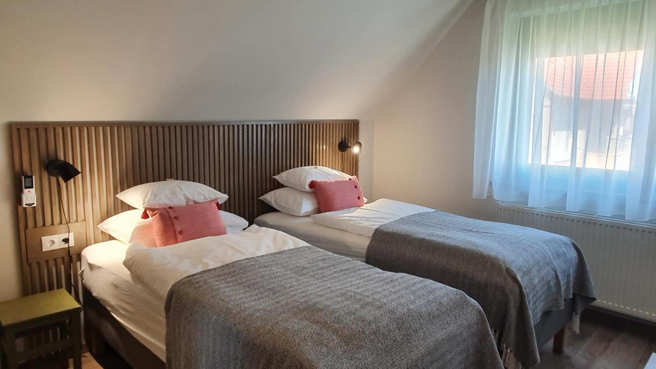 Relax Balaton Apartmanok 巴拉顿菲赖德 外观 照片