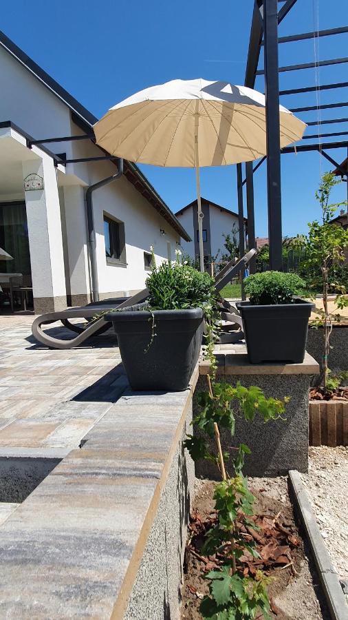 Relax Balaton Apartmanok 巴拉顿菲赖德 外观 照片