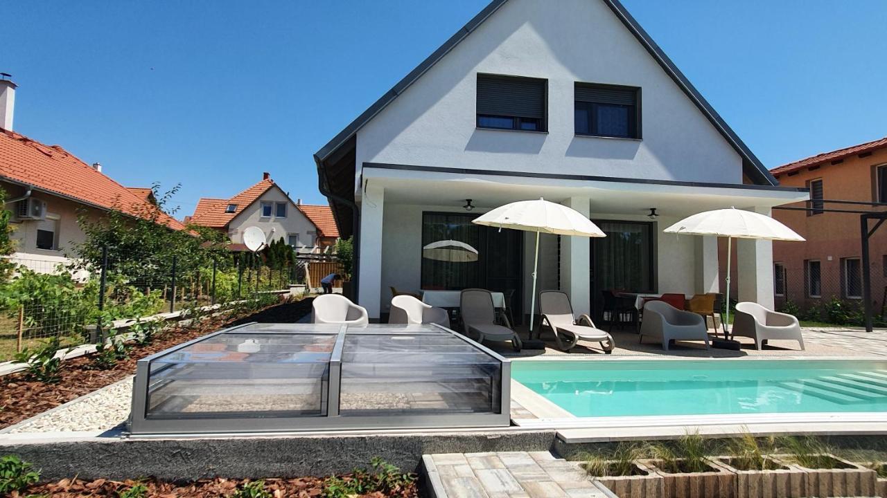 Relax Balaton Apartmanok 巴拉顿菲赖德 外观 照片