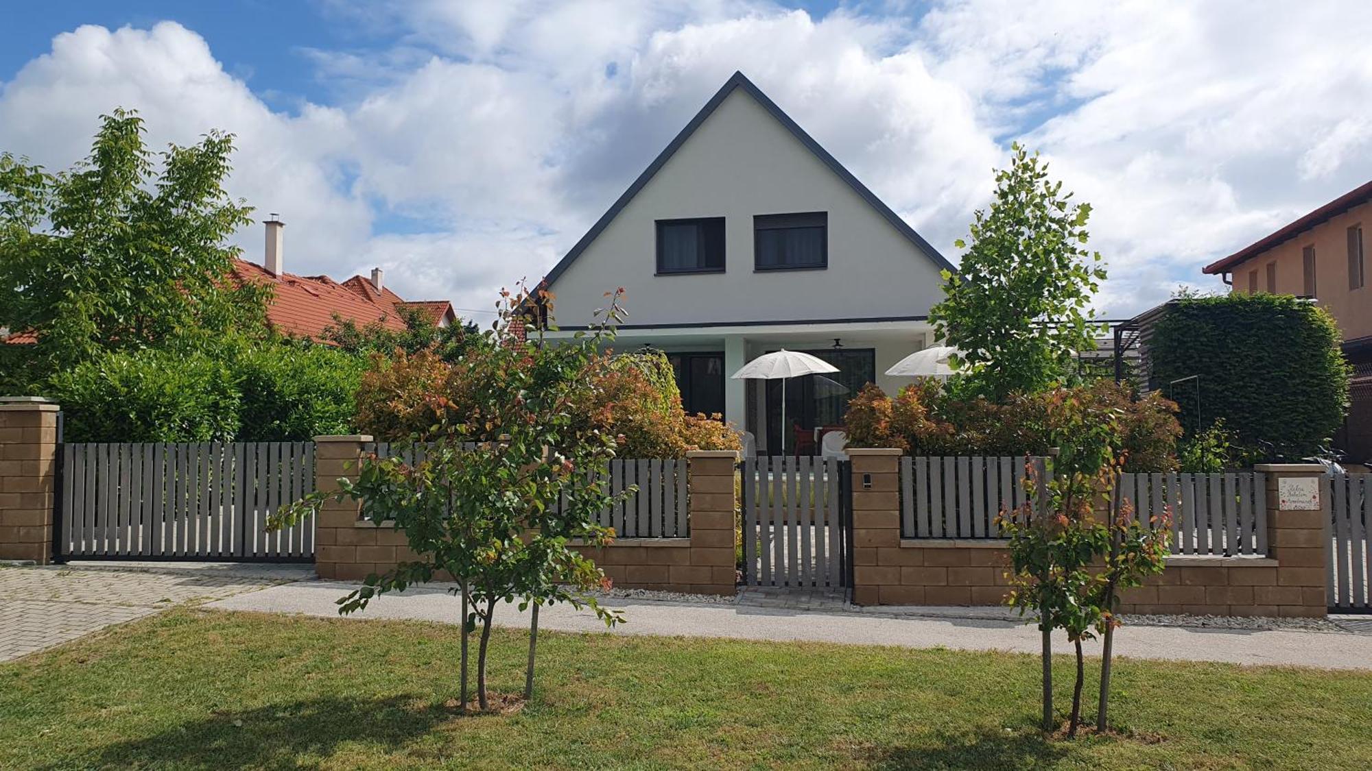 Relax Balaton Apartmanok 巴拉顿菲赖德 外观 照片