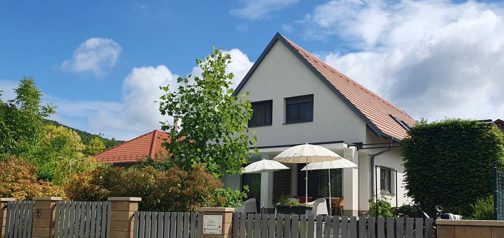 Relax Balaton Apartmanok 巴拉顿菲赖德 外观 照片
